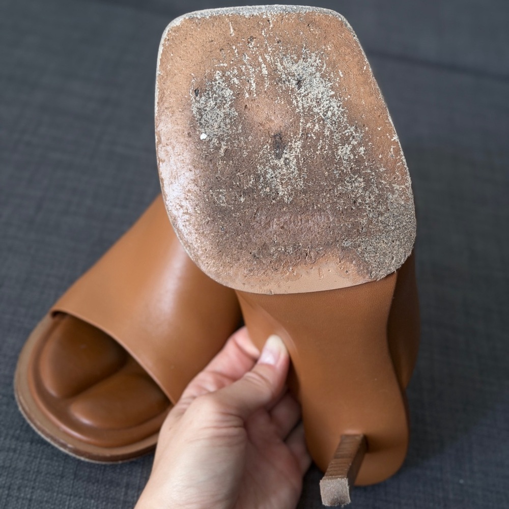Jacquemus Leather Slide Sandals in Tan - Women - Picture 8 of 9